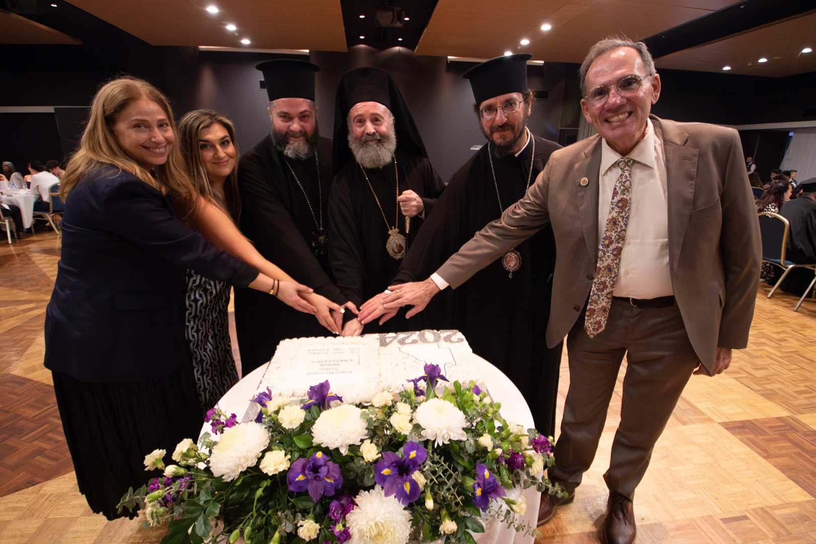 o-Αrchiepiskopos-afstralias-sto-episimo Ο Αρχιεπίσκοπος Αυστραλίας στο επίσημο Δείπνο του Συνεδρίου Νεολαίας της Ι. Επισκοπής Βρισβάνης