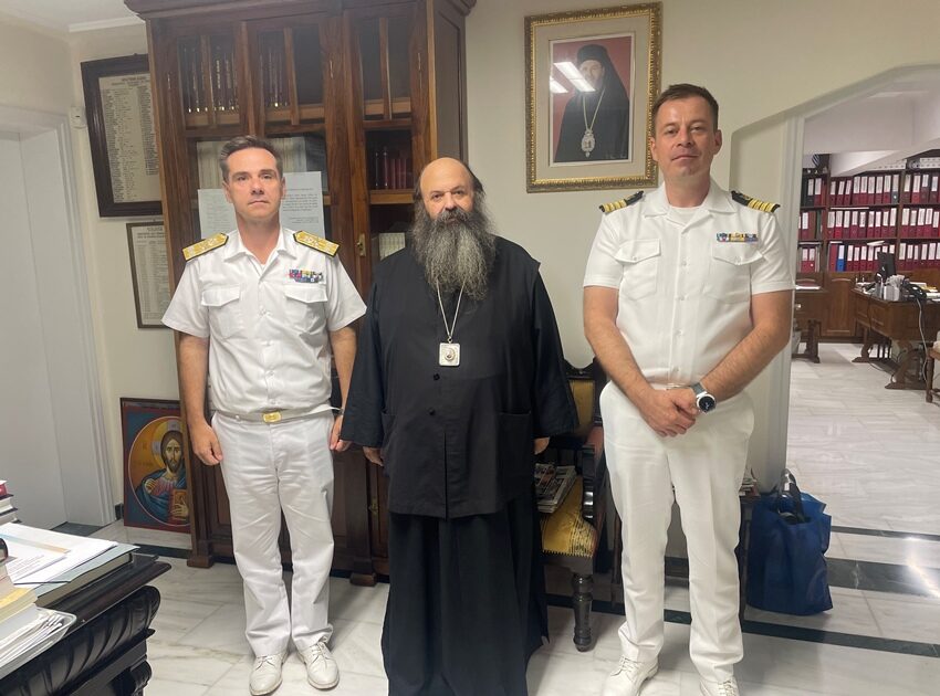 Ο Διοικητής 1ης Περιφέρειας Λιμενικού Σώματος στη Μητρόπολη Κορίνθου