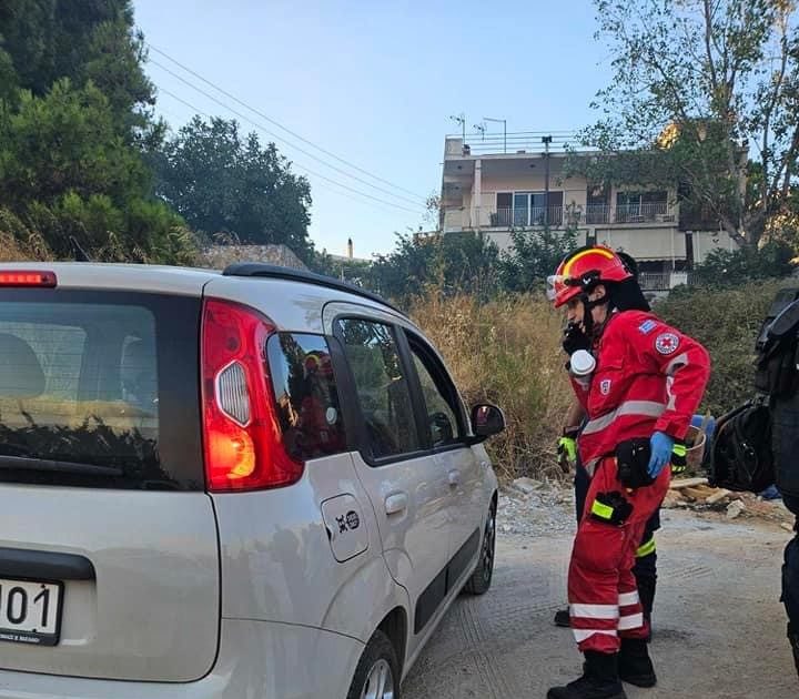 o-ellinikos-erithros-stavros-epichiri Ο Ελληνικός Ερυθρός Σταυρός επιχειρεί στο πλευρό της Πυροσβεστικής Υπηρεσίας σε Βαρνάβα
