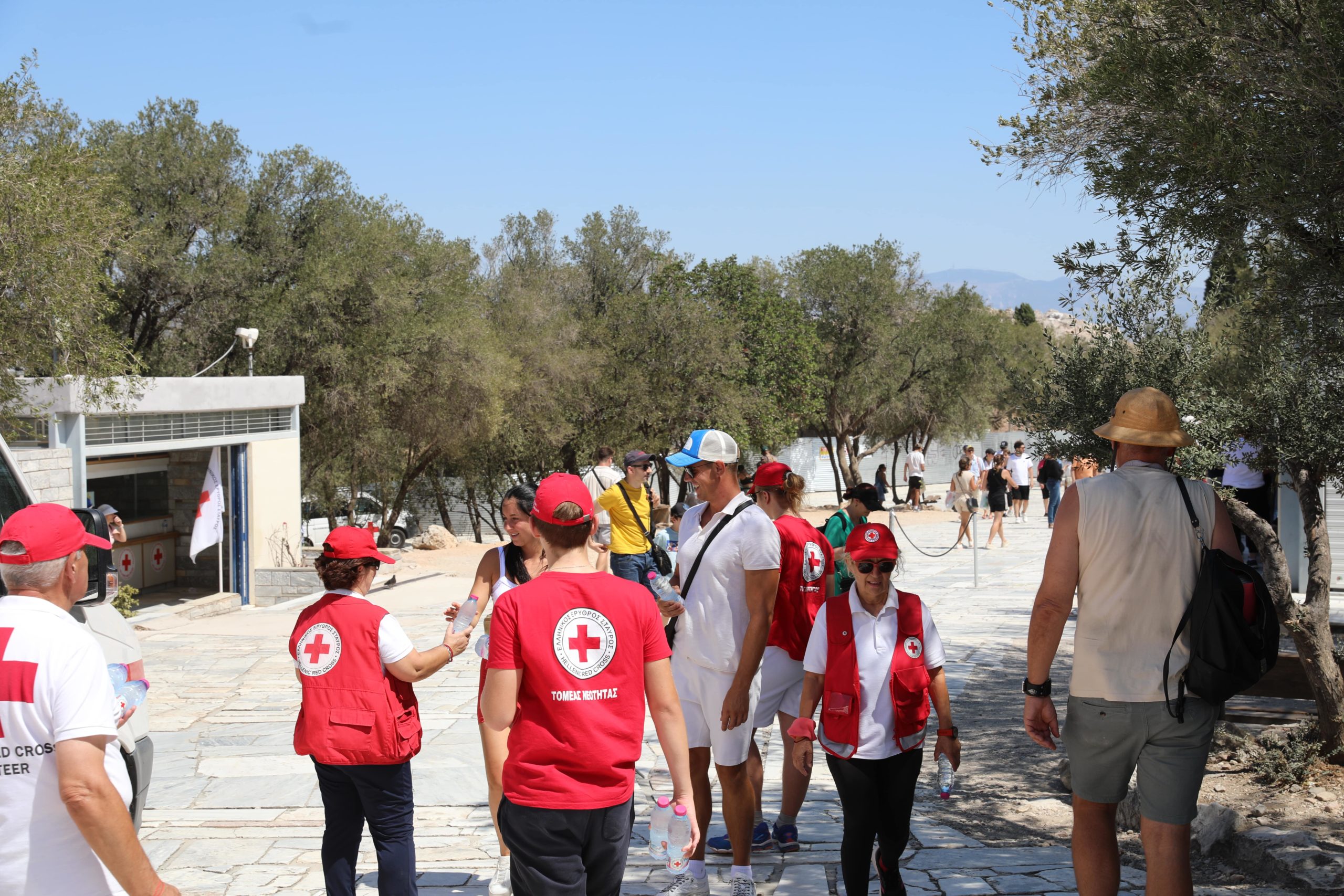 o-ellinikos-erithros-stavros-sto Ο Ελληνικός Ερυθρός Σταυρός στο πλευρό των επισκεπτών της Ακρόπολης