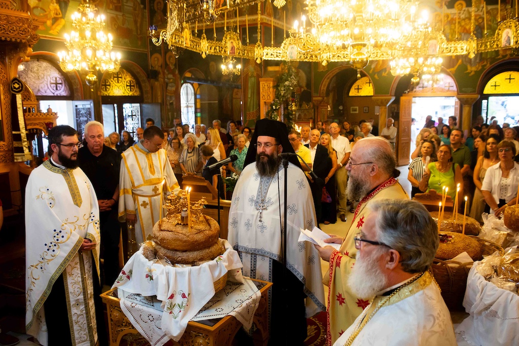 o-esperinos-tis-Αgias-triadas Ο Εσπερινός της Αγίας Τριάδας στην Καλαμάτα