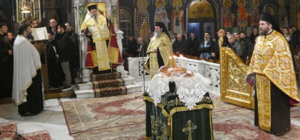 o-esperinos-tis-ipapantis-tou Ο Εσπερινός της Υπαπαντής του Κυρίου στον Άγιο Αχίλλιο