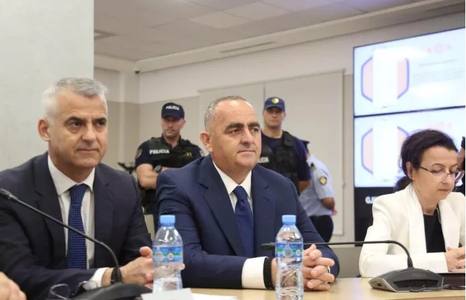 o-frentis-beleris-elave-adia Ο Φρέντης Μπελέρης έλαβε άδεια να ορκιστεί ευρωβουλευτής