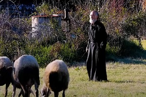 o-iereas-ktinotrofos-pisti Ο Ιερέας Κτηνοτρόφος | Πίστη και Παράδοση στα Ερημωμένα Χωριά