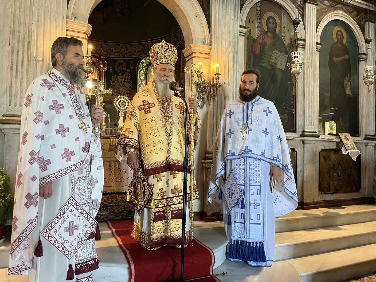 Ο Μητροπολίτης Ύδρας στον Ιερό Ενοριακό Ναό Εισοδίων Θεοτόκου πόλεως Αιγίνης