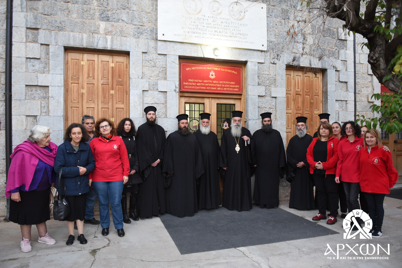 Ο Μητροπολίτης Μαντινείας σε δομή φιλανθρωπίας και σε αγιασμό κύκλων μελέτης Αγίας Γραφής