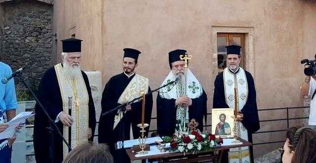 o-mitropolitis-monemvasias-telese-ta