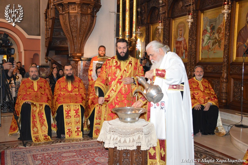 o-mitropolitis-neapoleos-stin-Αkolouthia