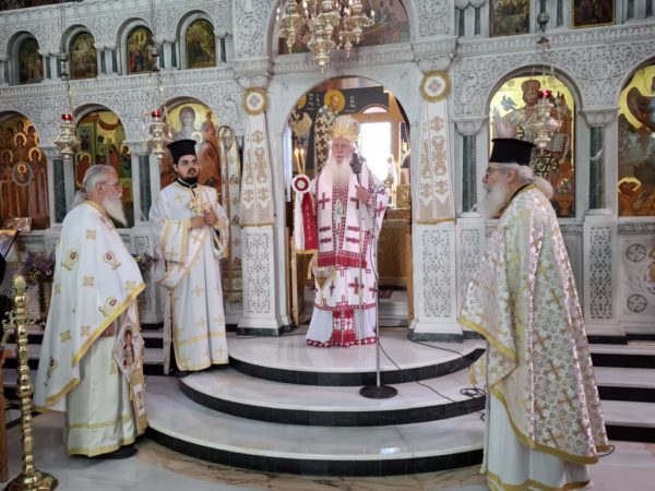 o-mitropolitis-thivon-ston-Άgio