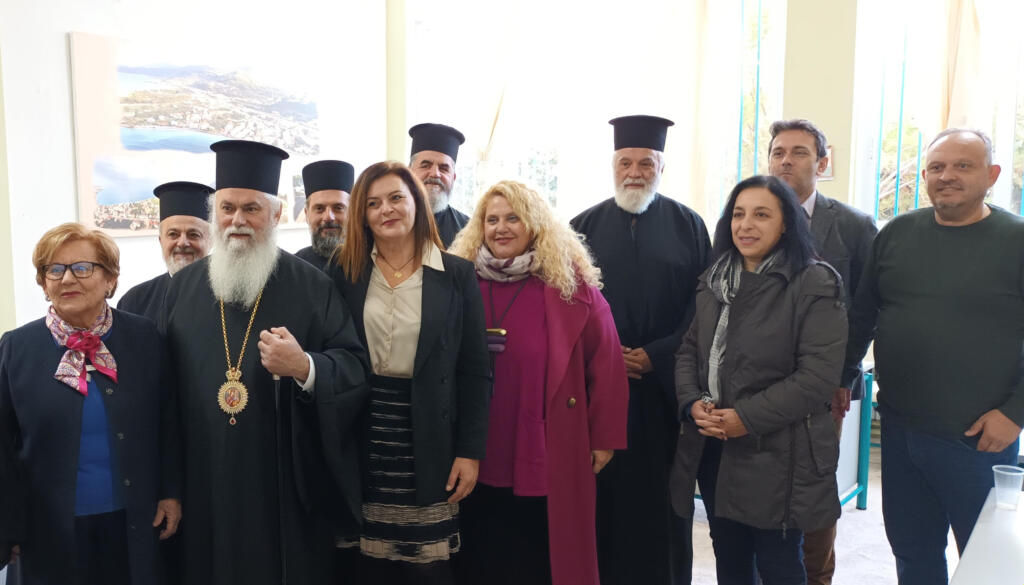 o-sev.-mitropolitis-kalavriton-ke Ο Σεβ. Μητροπολίτης Καλαβρύτων και Αιγιαλείας κ.Ιερώνυμος τέλεσε την θεία λειτουργία για τους μαθητές των σχολείων