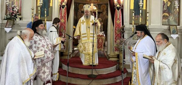 o-sevasmiotatos-litourgise-ke-telese Ο Σεβασμιώτατος λειτούργησε και τέλεσε το τεσσαρακονθήμερο μνημόσυνο της μακαριστής πρεσβυτέρας Αρετής στο Συκούριο.