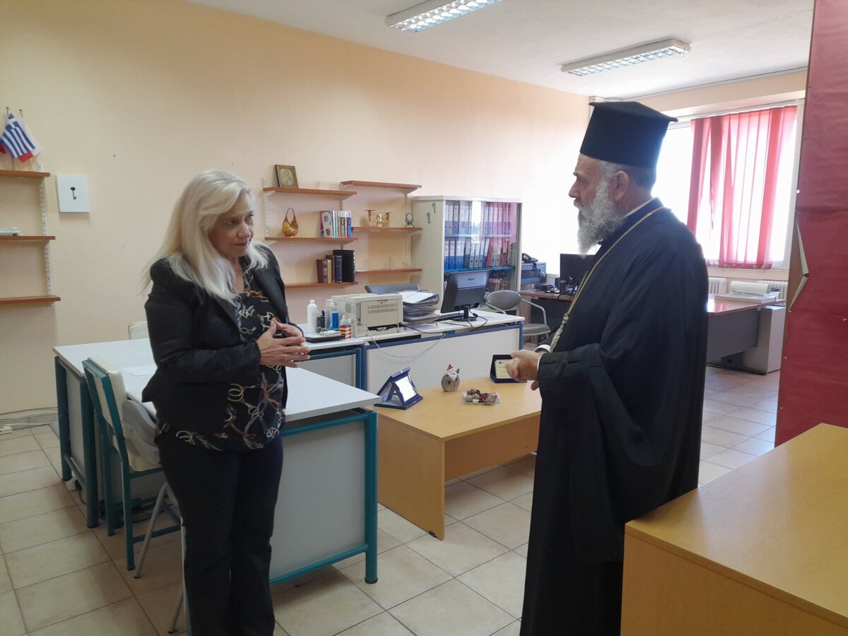 o-thessaliotidos-timotheos-konta-stous Ο Θεσσαλιώτιδος Τιμόθεος κοντά στους μαθητές των Γυμνασίων Κέδρου και Λεονταρίου Καρδίτσας
