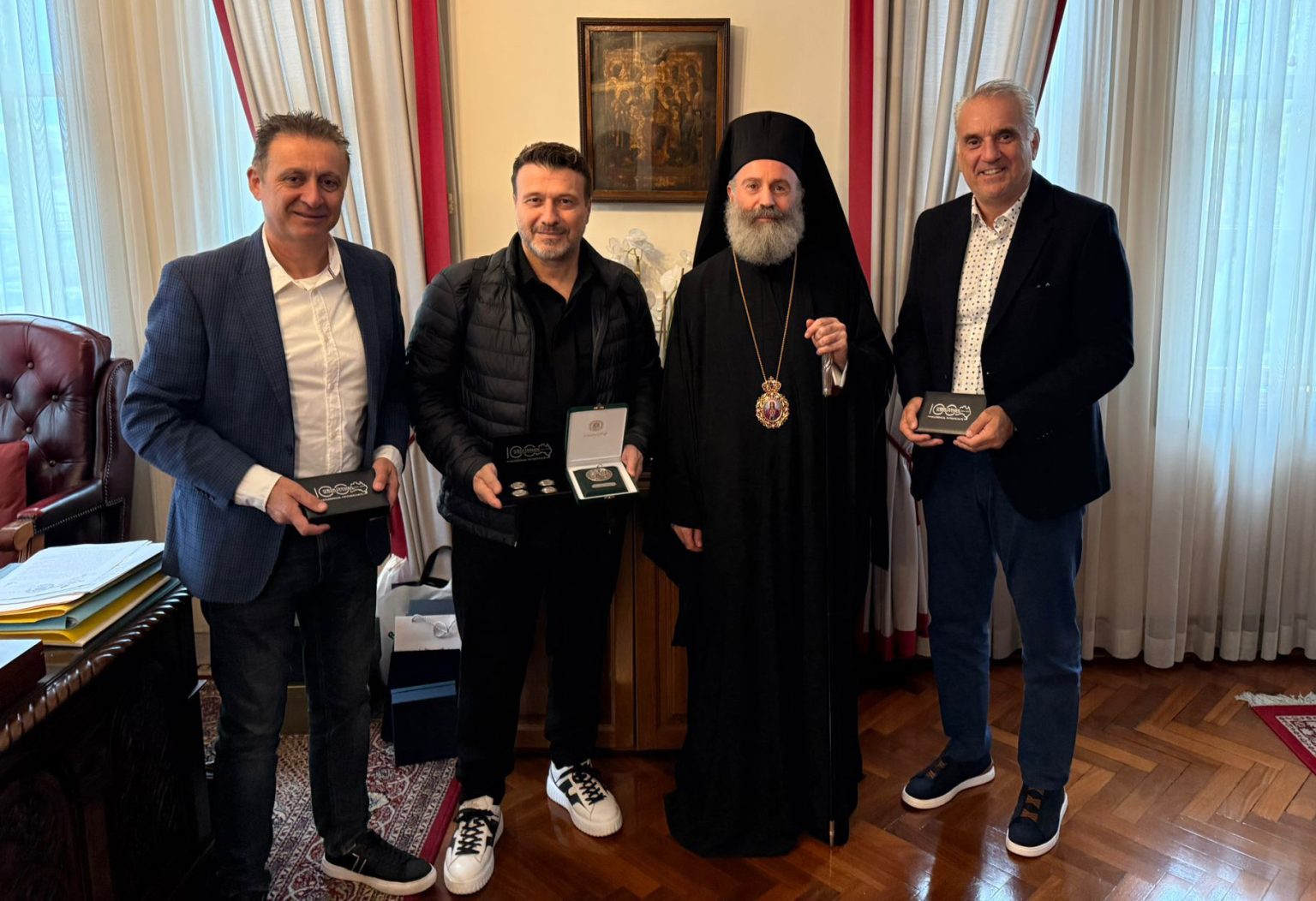 o-tragoudistis-giannis-ploutarchos-stin Ο τραγουδιστής Γιάννης Πλούταρχος στην Αρχιεπισκοπή Αυστραλίας