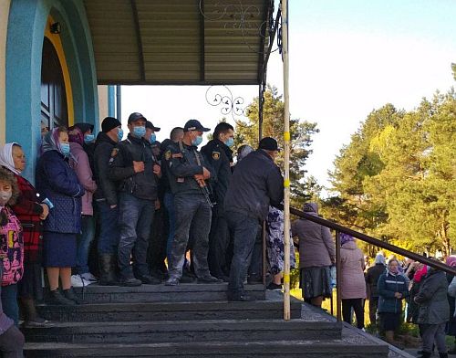 oukrania-–-Lviv-i-anthropi Ουκρανία – Lviv: οι άνθρωποι καλούνται να καταγγείλουν ακολουθίες της UOC που πραγματοποιούνται σε σπίτια