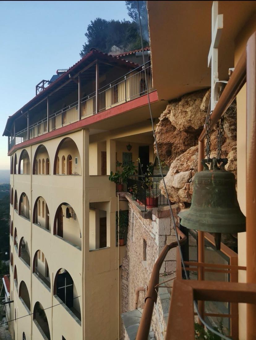 panagia-sepetou-to-istoriko-monastiri Παναγία Σεπετού, το ιστορικό μοναστήρι που… κρέμεται από τα βράχια