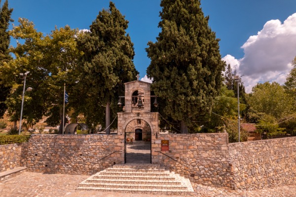 panigirizi-i-istoriki-iera-moni