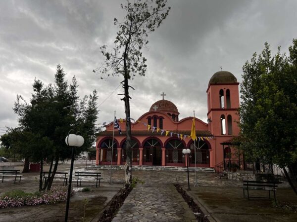 panigirizi-o-ieros-naos-zoodochou