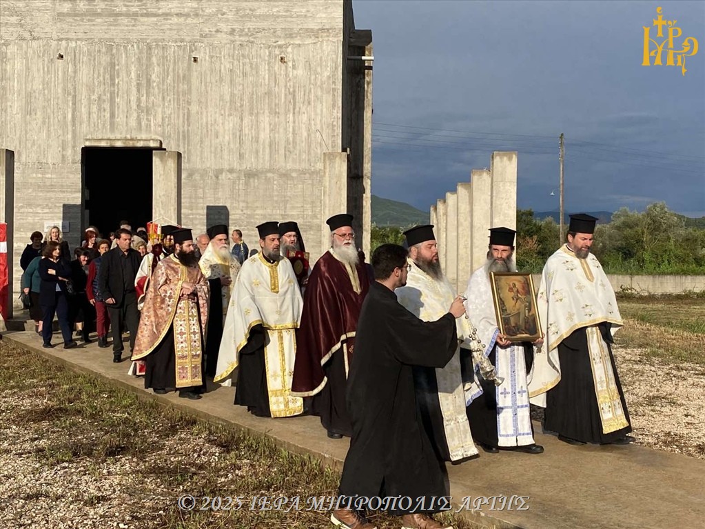 panigirizi-o-ipo-anegersi-naos Πανηγυρίζει ο υπό ανέγερση ναός της Αναλήψεως στο νέο Κοιμητήριο Άρτας