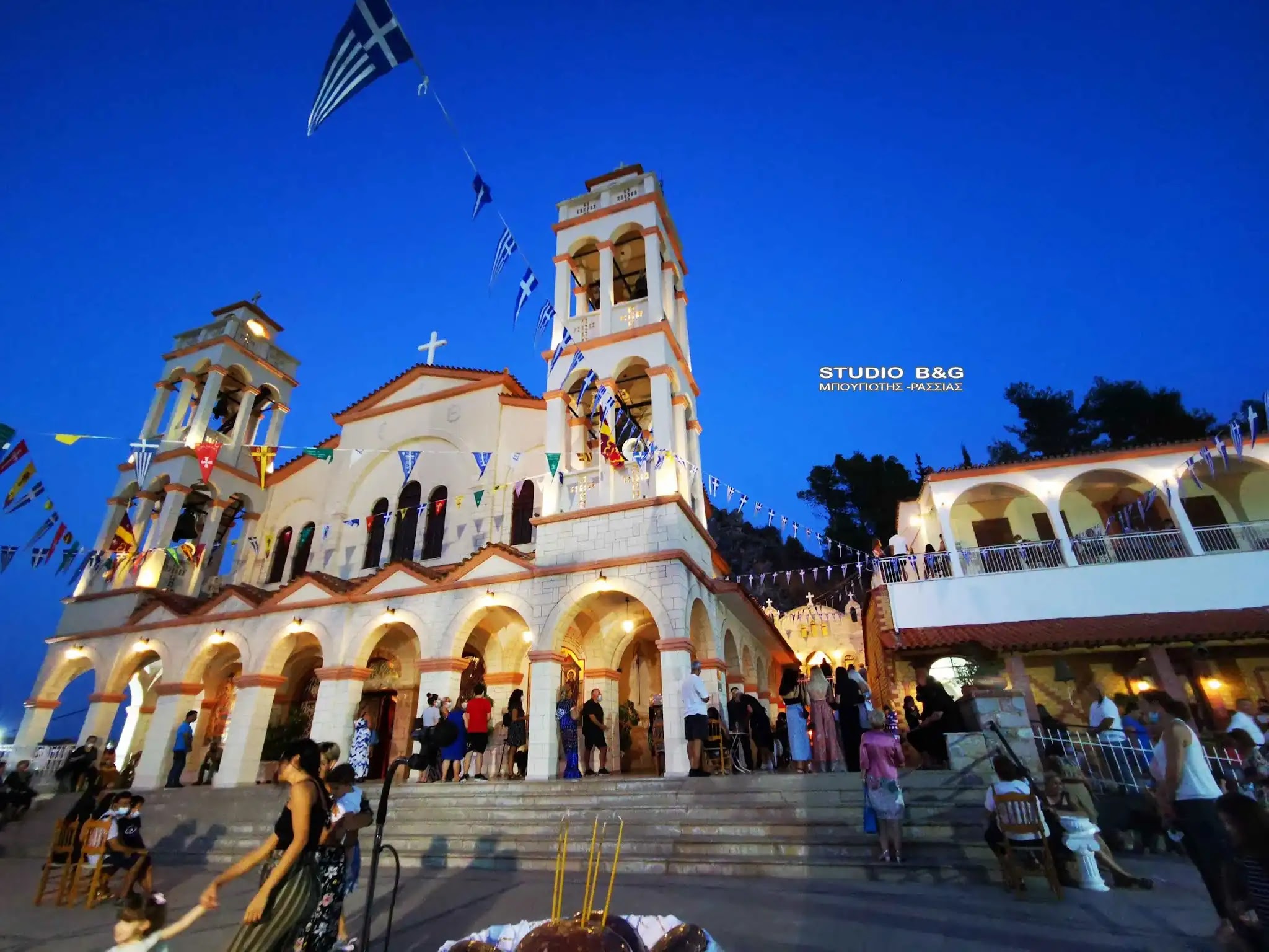 panigirizi-to-ekklisaki-tou-Αgiou Πανηγυρίζει το εκκλησάκι του Αγίου Φανουρίου στις παρυφές του Παλαμηδίου στο Ναύπλιο