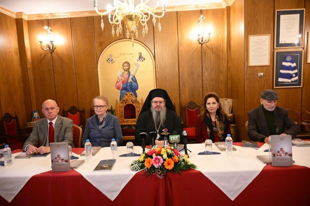 parousiastike-o-proskinimatikos-odigos-apo Παρουσιάστηκε ο Προσκυνηματικός Οδηγός από την Ι. Μητρόπολη Λαρίσης και Τυρνάβου