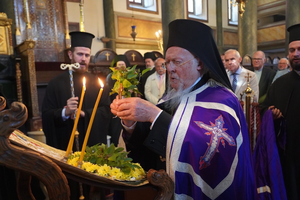 patriarchis-Αprokalipti-praxi-ierosilias-ke Πατριάρχης: Απροκάλυπτη πράξη ιεροσυλίας και βανδαλισμού ο πυροβολισμός εικόνας της Παναγίας στην Ελβετία