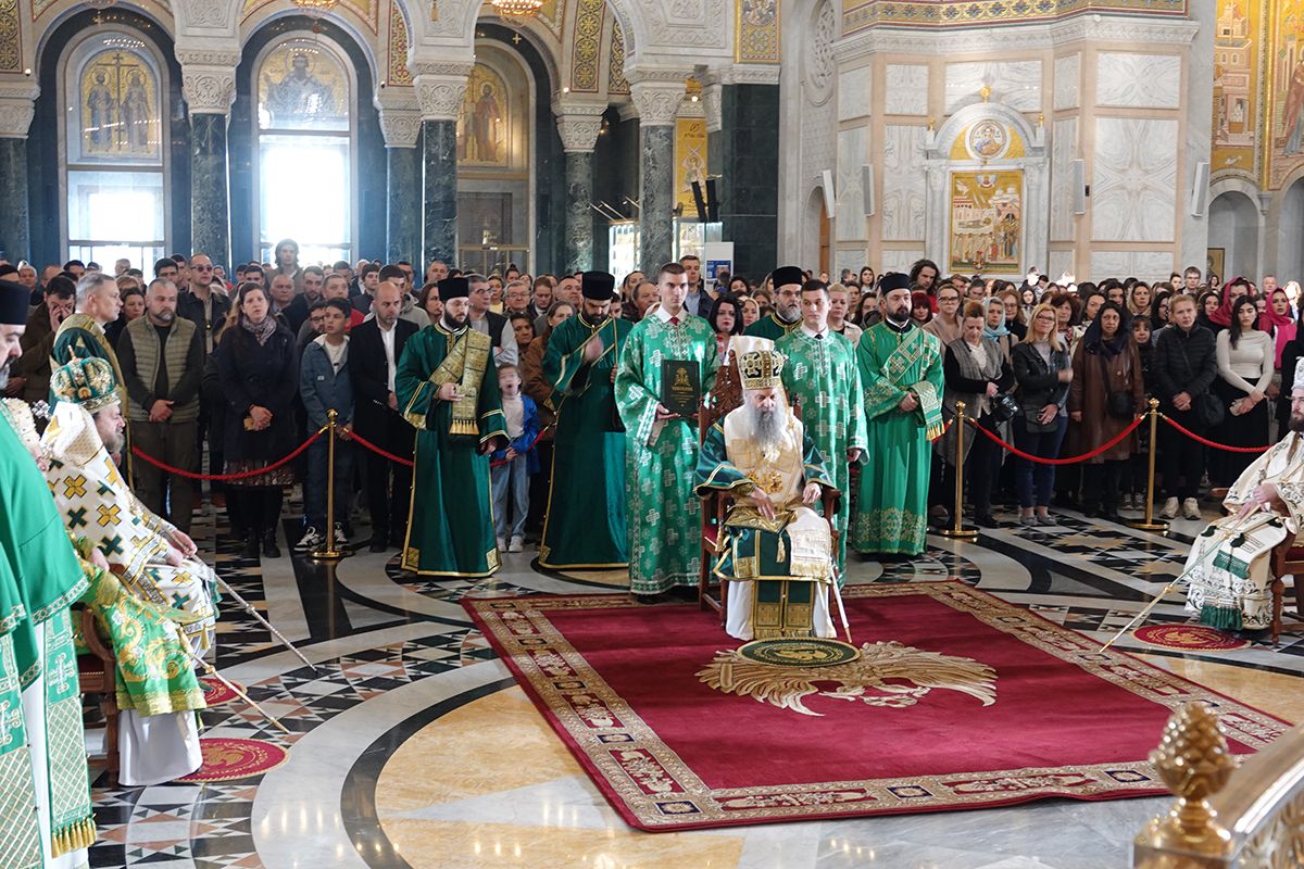 patriarchis-servias-erchete-ekinos-pou