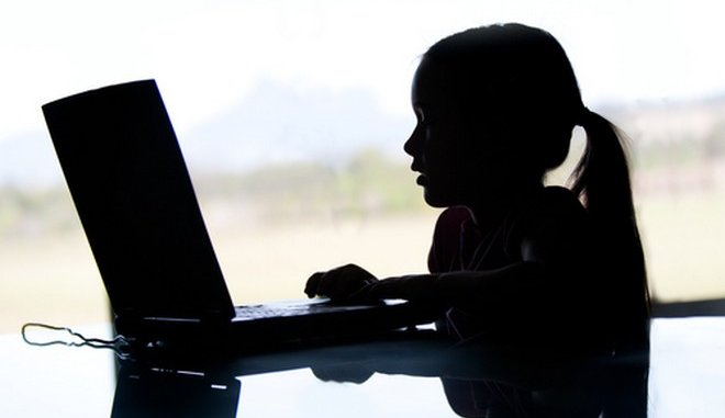 pedia-ke-ἐthismos-sto-diadiktio Παιδιά καί ἐθισμός στό διαδίκτυο