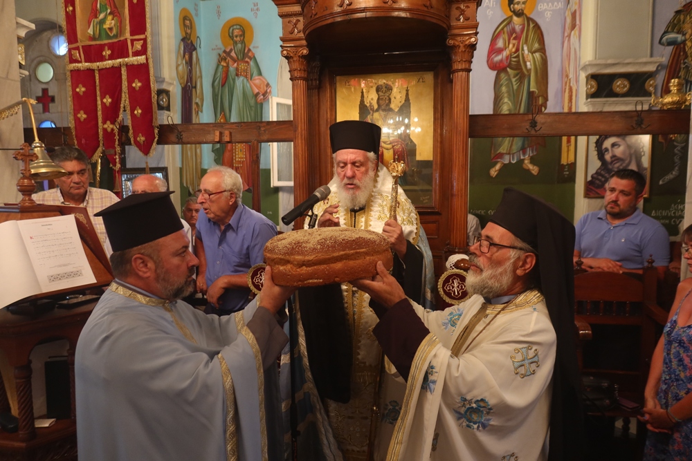 pimantiki-episkepsi-tou-mitropoliti-sirou Ποιμαντική επίσκεψη του Μητροπολίτη Σύρου στην Άνδρο