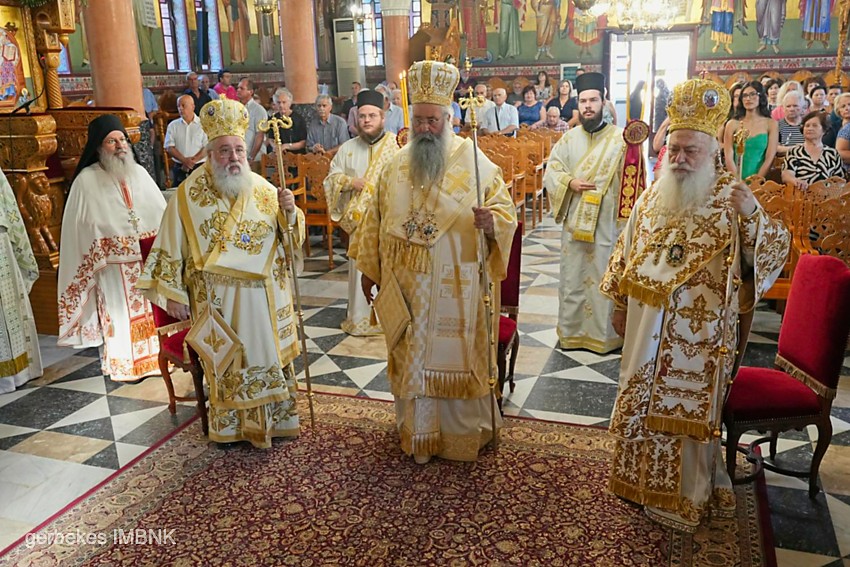poliarchieratiko-sillitourgo-stin-panigiri-tis Πολυαρχιερατικό συλλείτουργο στην πανήγυρη της Ιεράς Μονής Αγίας Κυριακής Λουτρού