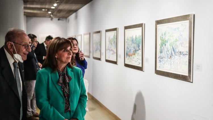Η Κατερίνα Σακελλαροπούλου εγκαινίασε την έκθεση «Βασίλης Θεοχαράκης – Στην Άκρη»