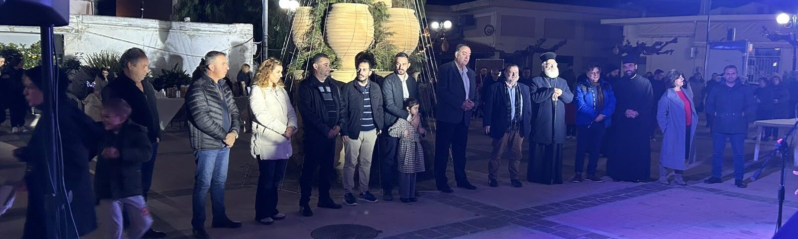 se-fotagogisi-enos-idieterou-christougenniatikou Σε φωταγώγηση ενός ιδιαίτερου Χριστουγεννιάτικου δέντρου παρέστη ο Αρκαλοχωρίου Ανδρέας