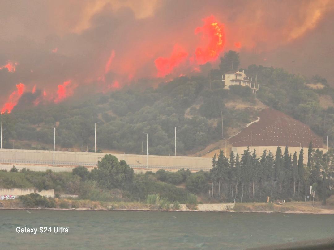 se-pirino-klio-i-chora Σε πύρινο κλοιό η χώρα – 82 πυρκαγιές σε 24 ώρες