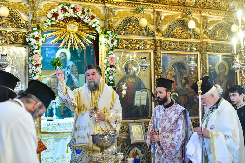 serron-theologos-i-Άgii-Αnargiri Σερρών Θεολόγος: «Οι Άγιοι Ανάργυροι μας διδάσκουν το πώς το επάγγελμα γίνεται λειτούργημα και διακονία»