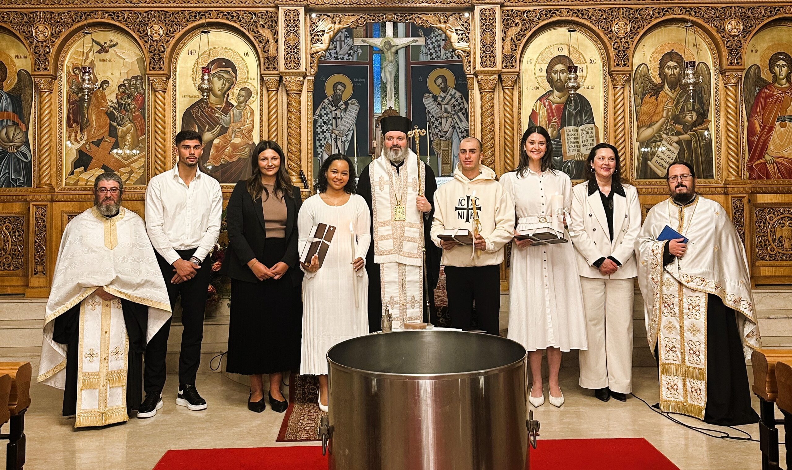 sidnei-pente-neofotisti-orthodoxi-stin Σύδνεϋ: Πέντε νεοφώτιστοι Ορθόδοξοι στην Ενορία Αναστάσεως του Χριστού Kogarah