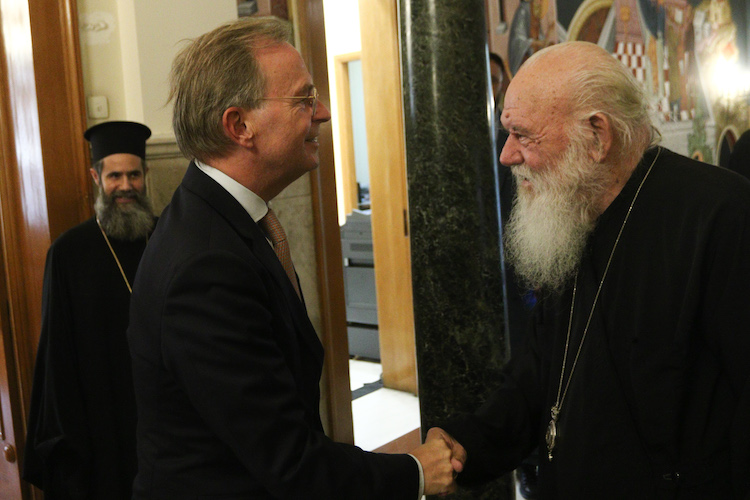 sinantisi-Αrchiepiskopou-Αthinon-me-melos Συνάντηση Αρχιεπισκόπου Αθηνών με Μέλος του Ομοσπονδιακού Γερμανικού Κοινοβουλίου