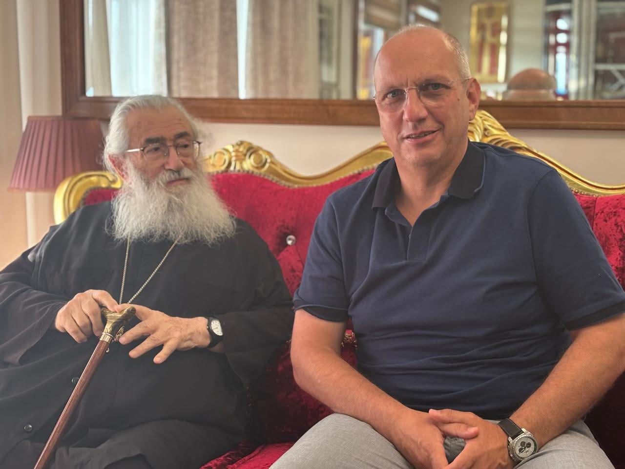sinantisi-gianni-ikonomou-me-Αrchiepiskopo Συνάντηση Γιάννη Οικονόμου με Αρχιεπίσκοπο Σινά