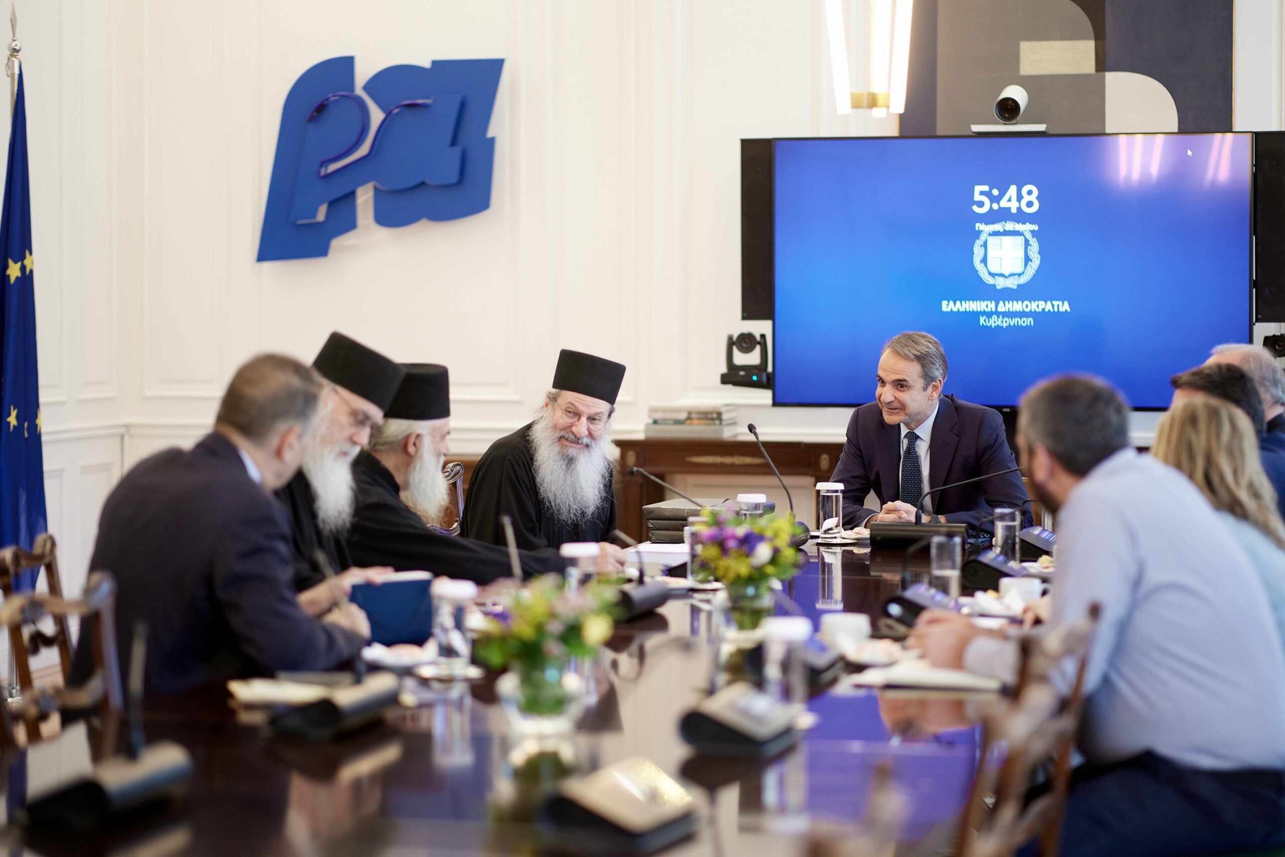 sinantisi-k.-mitsotaki-me-ierokinotiki Συνάντηση Κ. Μητσοτάκη με Ιεροκοινοτική Επιτροπή Αγίου Όρους – Τι συζήτησαν