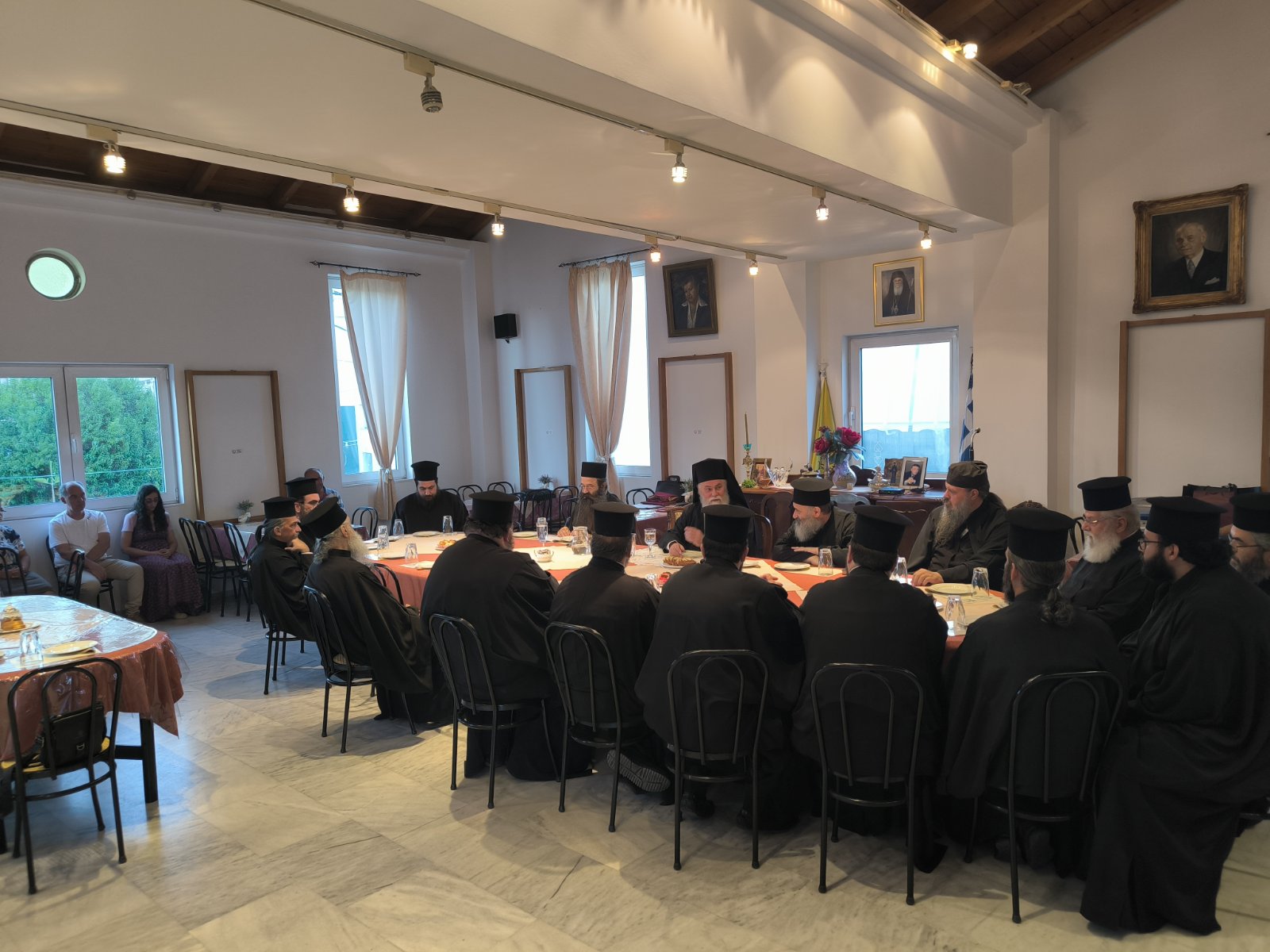 sinantisi-tou-mitropoliti-kalavriton-me Συνάντηση του Μητροπολίτη Καλαβρύτων με Κατηχητές
