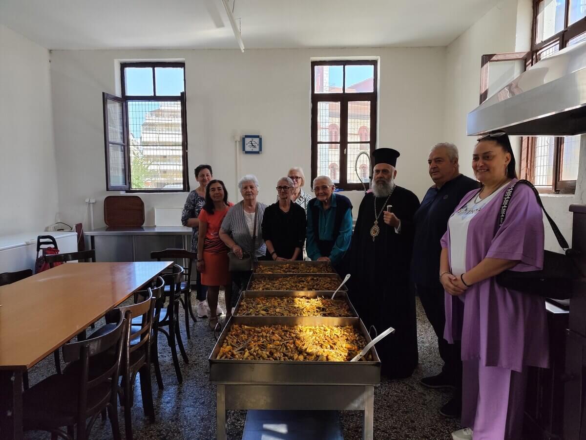 sta-sissitia-karditsas-ke-Αgnanterou Στα συσσίτια Καρδίτσας και Αγναντερού βρέθηκε ο Μητροπολίτης Θεσσαλιώτιδος