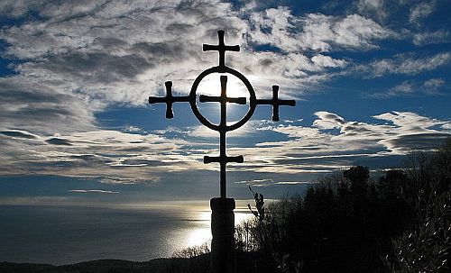 stavros-o-filax-tou Σταυρός: Ο φύλαξ του κόσμου και η παρηγοριά των αμαρτωλών