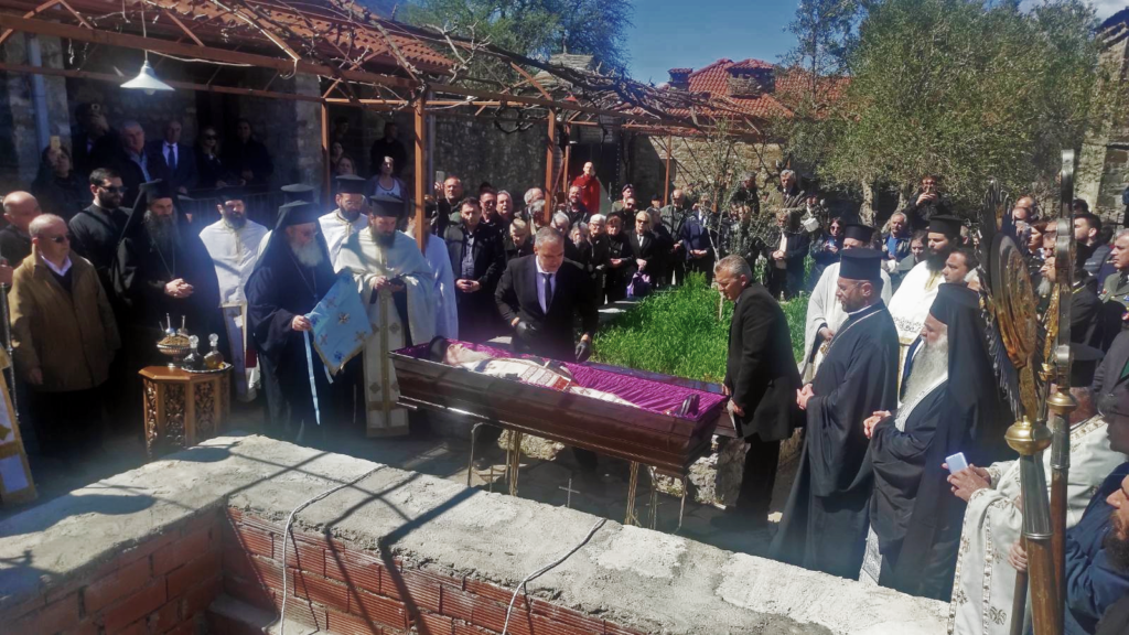 Στη γη της Ηπείρου αναπαύεται πλέον ο μακαριστός Μητροπολίτης πρώην Κονίτσης κυρός Ανδρέας