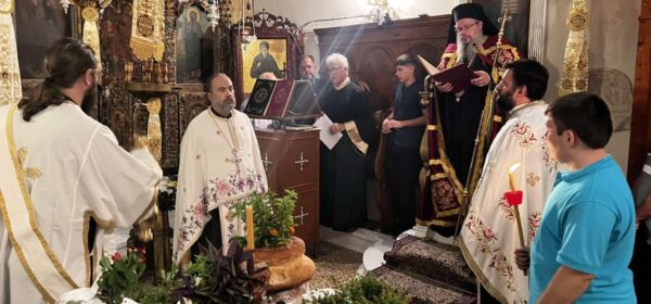 stin-Αkolouthia-tou-panigirikou-esperinou Στην Ακολουθια του πανηγυρικού Εσπερινού στην Ιερά Μονή Κοιμήσεως Θεοτόκου Αγριλίων Σάμης Κεφαλληνίας χοροστάτησε ο Σεβασμιώτατος