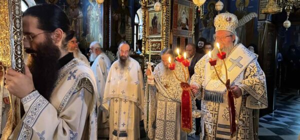 sto-Άgio-oros-o-mitropolitis Στο Άγιο Όρος ο Μητροπολίτης Λαρίσης και Τυρνάβου Ιερώνυμος για την Αγρυπνία της Κοιμήσεως της Θεοτόκου