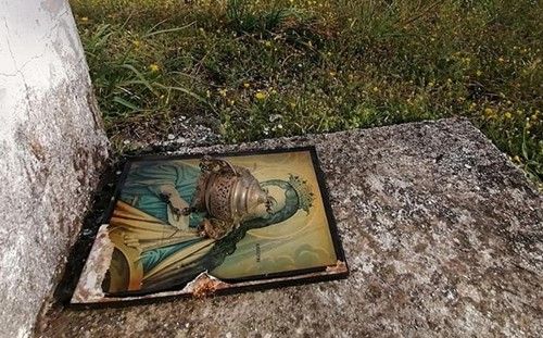 sto-livano-israilini-stratiotes-vomvardisan Στο Λίβανο, Ισραηλινοί στρατιώτες βομβάρδισαν και βεβήλωσαν ορθόδοξο ναό