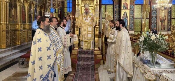 ston-iero-nao-Αgiou-nikolaou Στον Ιερό Ναό Αγίου Νικολάου Λαρίσης ιερούργησε ο Σεβασμιώτατος την Κυριακή 28 Σεπτεμβρίου. (ΗΧΗΤΙΚΟ)