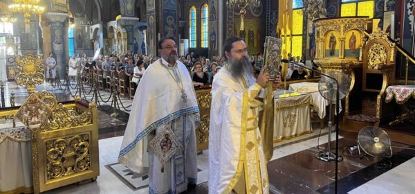 ston-iero-nao-Αgiou-nikolaou Στον Ιερό Ναό Αγίου Νικολάου Λαρίσης χοροστάτησε ο Σεβασμιώτατος (ΗΧΗΤΙΚΟ)