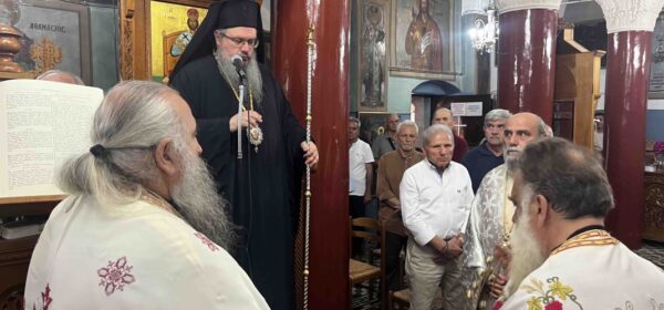 ston-panigiriko-esperino-tis-Αpotomis Στον πανηγυρικό Εσπερινό της Αποτομής της Τιμίας Κεφάλης του Τιμίου Προδρόμου στις Ν. Καρυές χοροστάτησε ο Σεβασμιώτατος