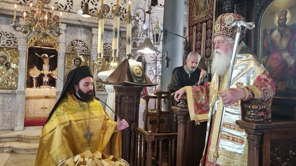 thia-litourgia-apo-ton-mitropoliti Θεία λειτουργία από τον Μητροπολίτη Λαοδικείας στην Ύδρα (ΦΩΤΟ)