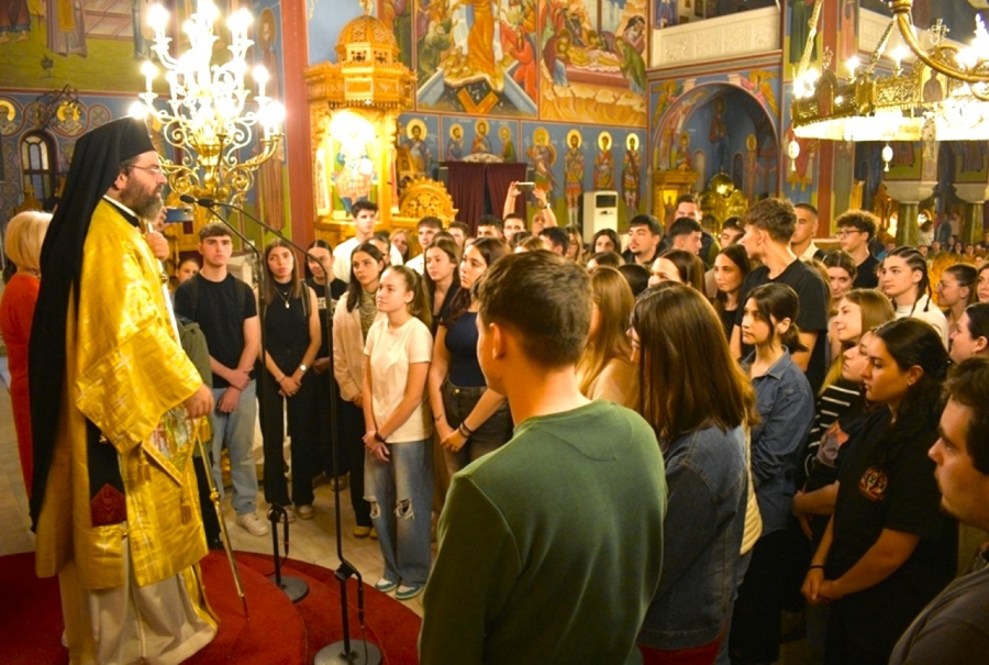 thia-litourgia-gia-tous-mathites Θεία Λειτουργία για τους μαθητές στη Μητρόπολη Μαρωνείας