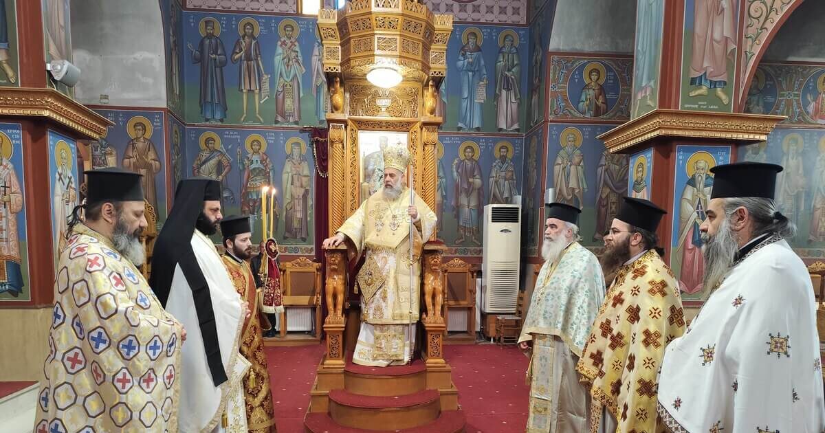 thia-litourgia-ston-i.n.-Αgiou Θεία Λειτουργία στον Ι.Ν. Αγίου Ευθυμίου Φαρσάλων